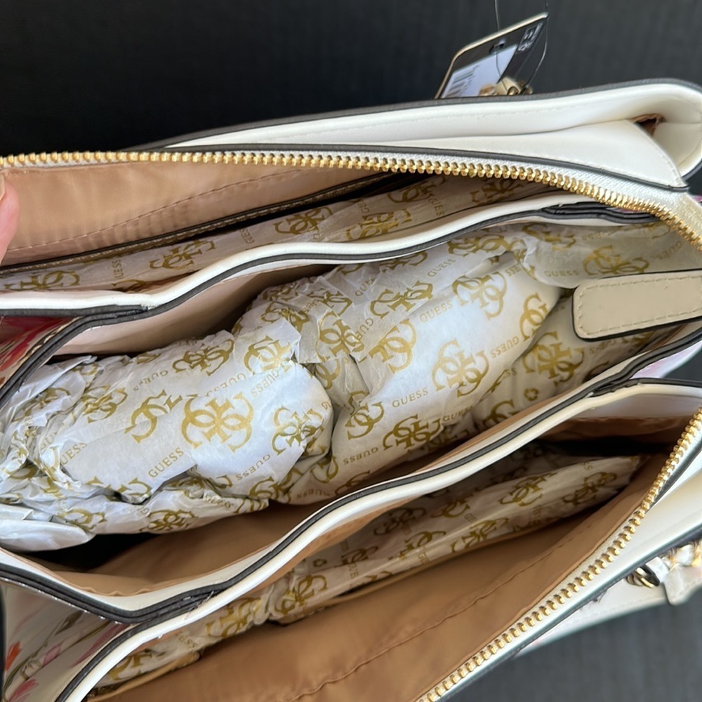 New GUESS Mattia Floral Satchel - Picture 10 of 11
